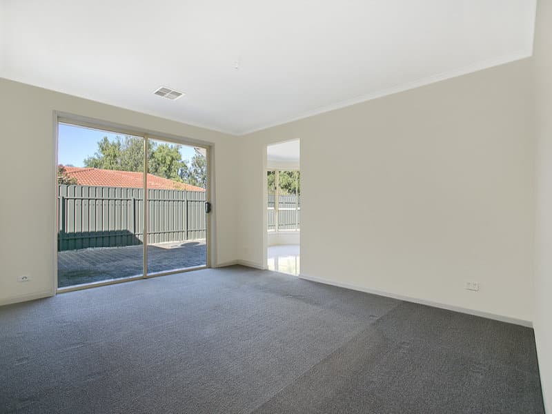 135 Davoren Road, Andrews Farm - Thumbnail 2