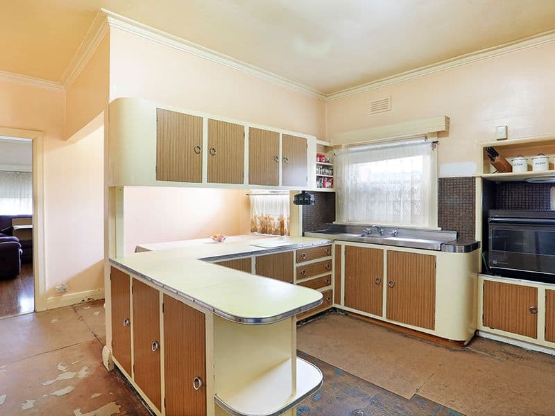 241 Shannon Avenue, Manifold Heights VIC 3218, Manifold Heights - Thumbnail 4