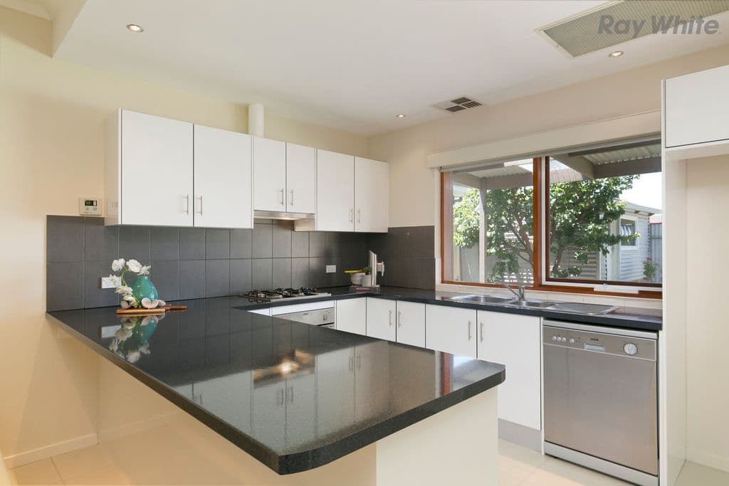 4 Rosslyn Street, Glengowrie SA 5044, Glengowrie - Thumbnail 3