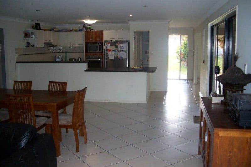 12 Fourth Avenue, LABRADOR QLD 4215, Labrador - Thumbnail 2