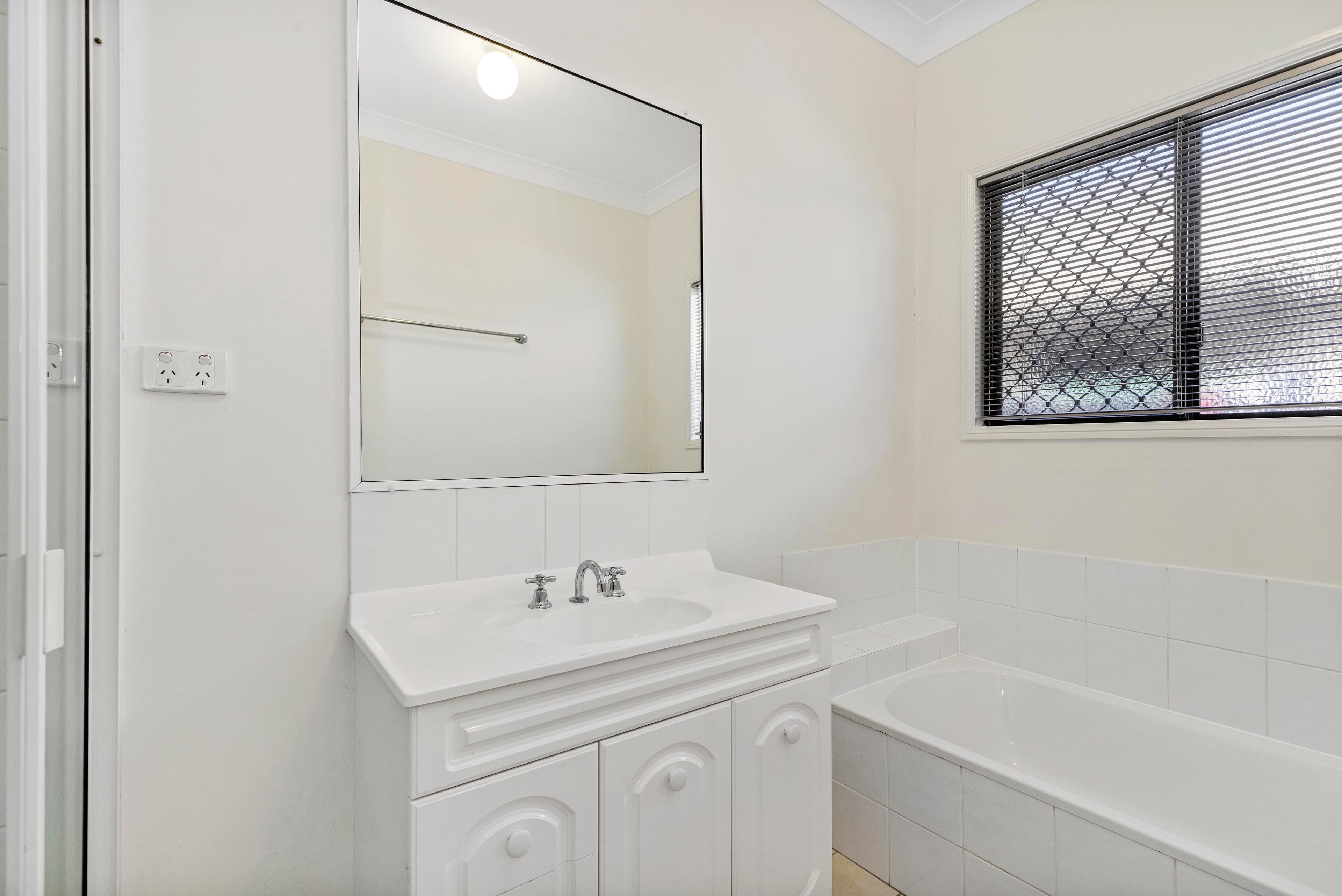 43 Warbler Crescent, Douglas QLD 4814, Douglas - Thumbnail 5