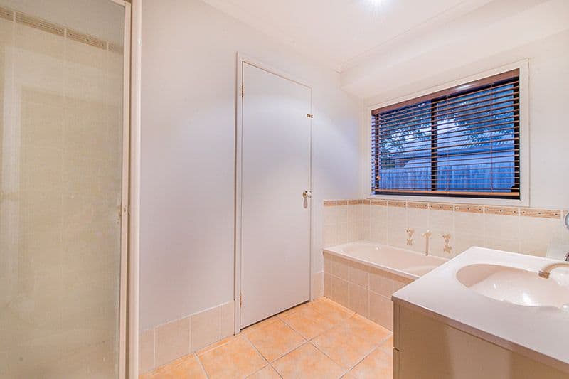25 Taplan Crescent, Cranbourne West VIC 3977, Cranbourne West - Thumbnail 8