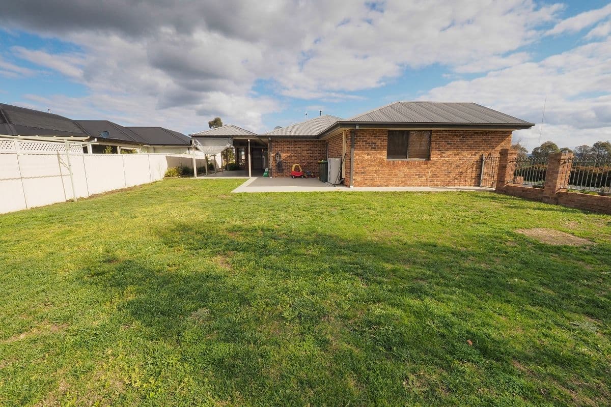 1 Willott Close, Eglinton - Thumbnail 4