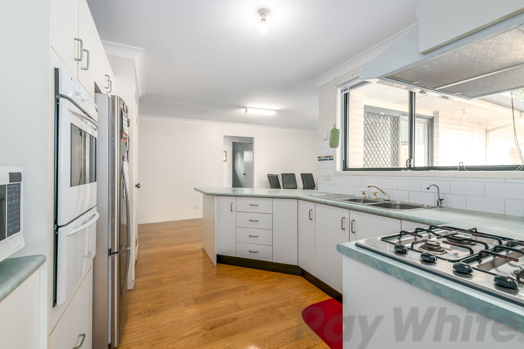 23 Southern Cross Drive, Woodrising - Thumbnail 2