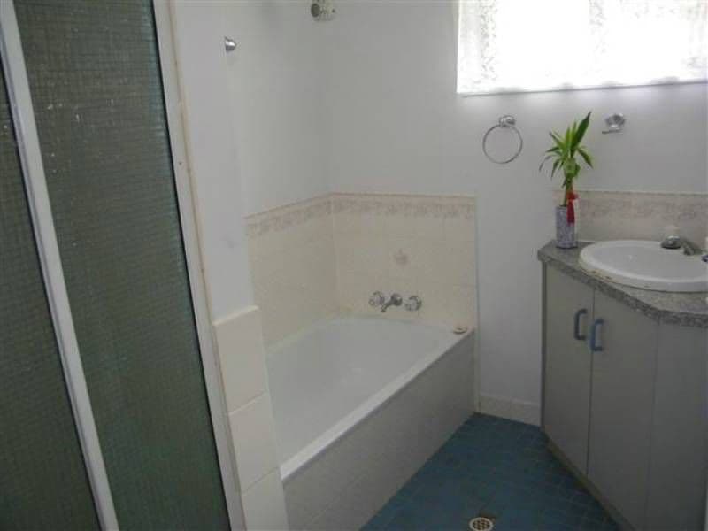1 Berringa Close, GLADSTONE QLD 4680, Gladstone - Thumbnail 2