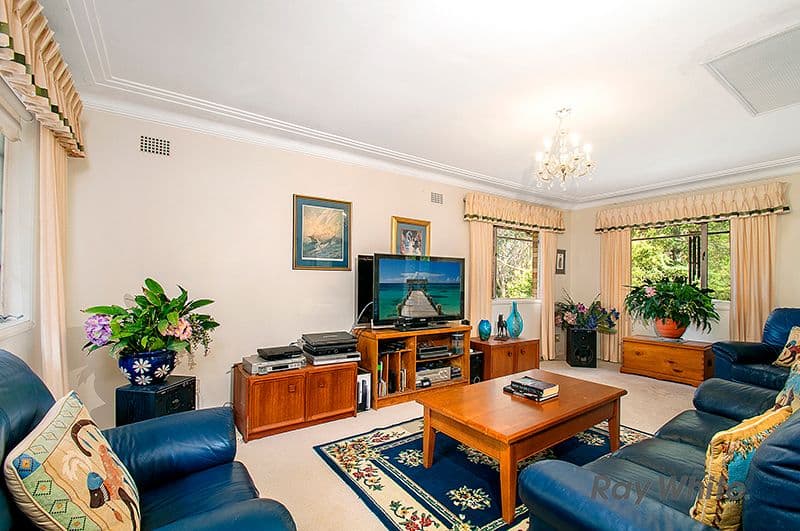 10 Hillside Crescent, Epping - Thumbnail 2