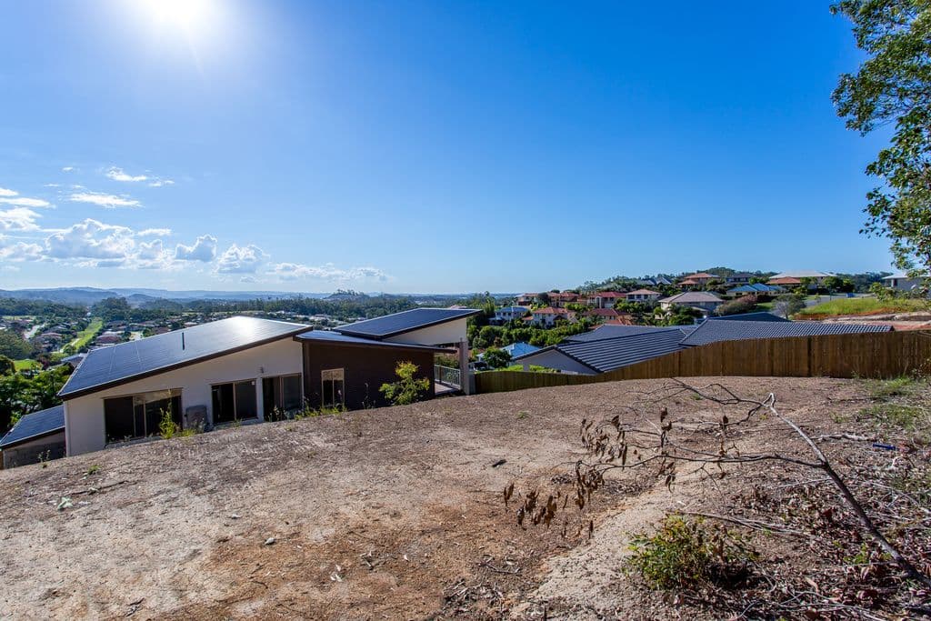 4 Chloe Court, BURLEIGH HEADS QLD 4220, Burleigh Heads - Thumbnail 2