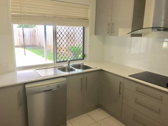 8 Leivesley Street, Bundaberg East QLD 4670, Bundaberg East - Thumbnail 3