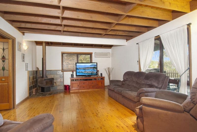 130 The Crescent, HELENSBURGH NSW 2508, Helensburgh - Thumbnail 4
