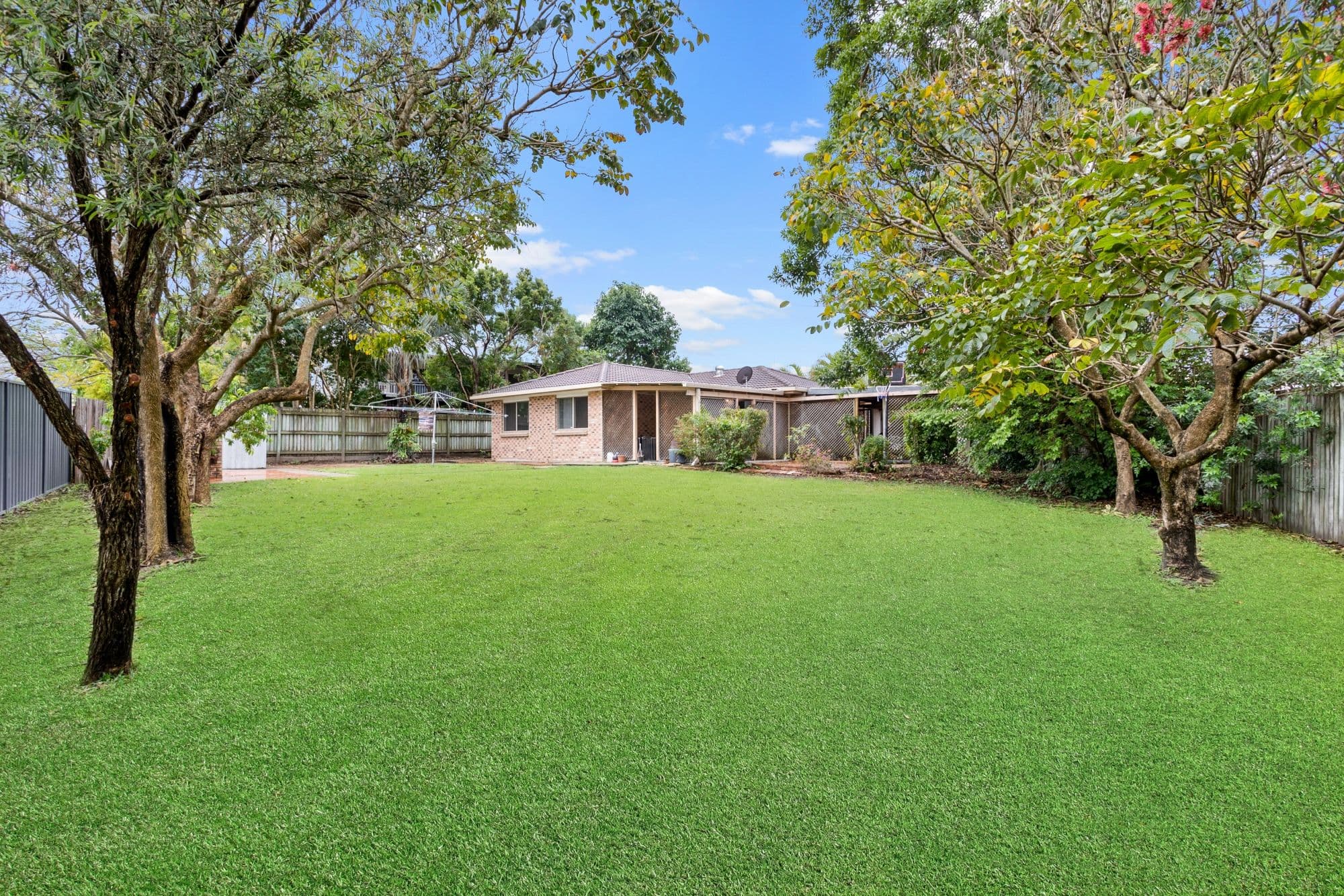 4 Emily Court, Deception Bay QLD 4508, Deception Bay - Thumbnail 2