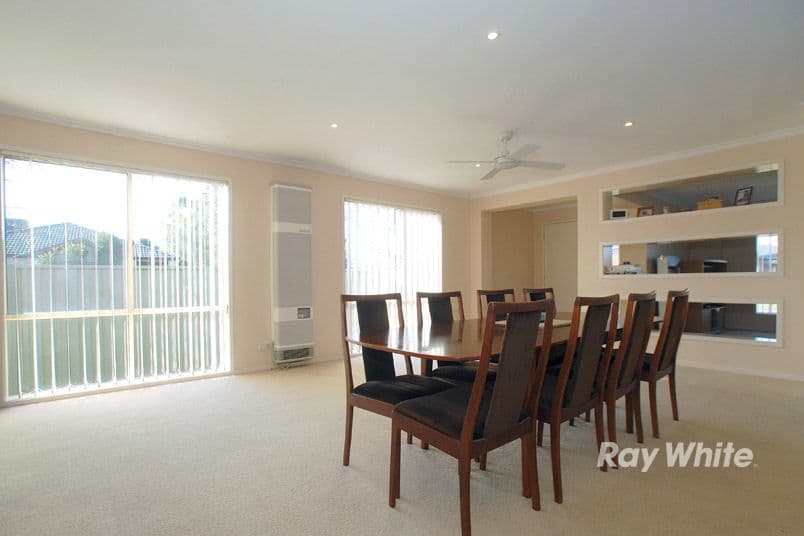 9 Scotsdale Drive, CRANBOURNE EAST VIC 3977, Cranbourne East - Thumbnail 8