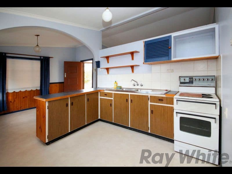 33 Stafford Street, Booval QLD 4304, Booval - Thumbnail 2