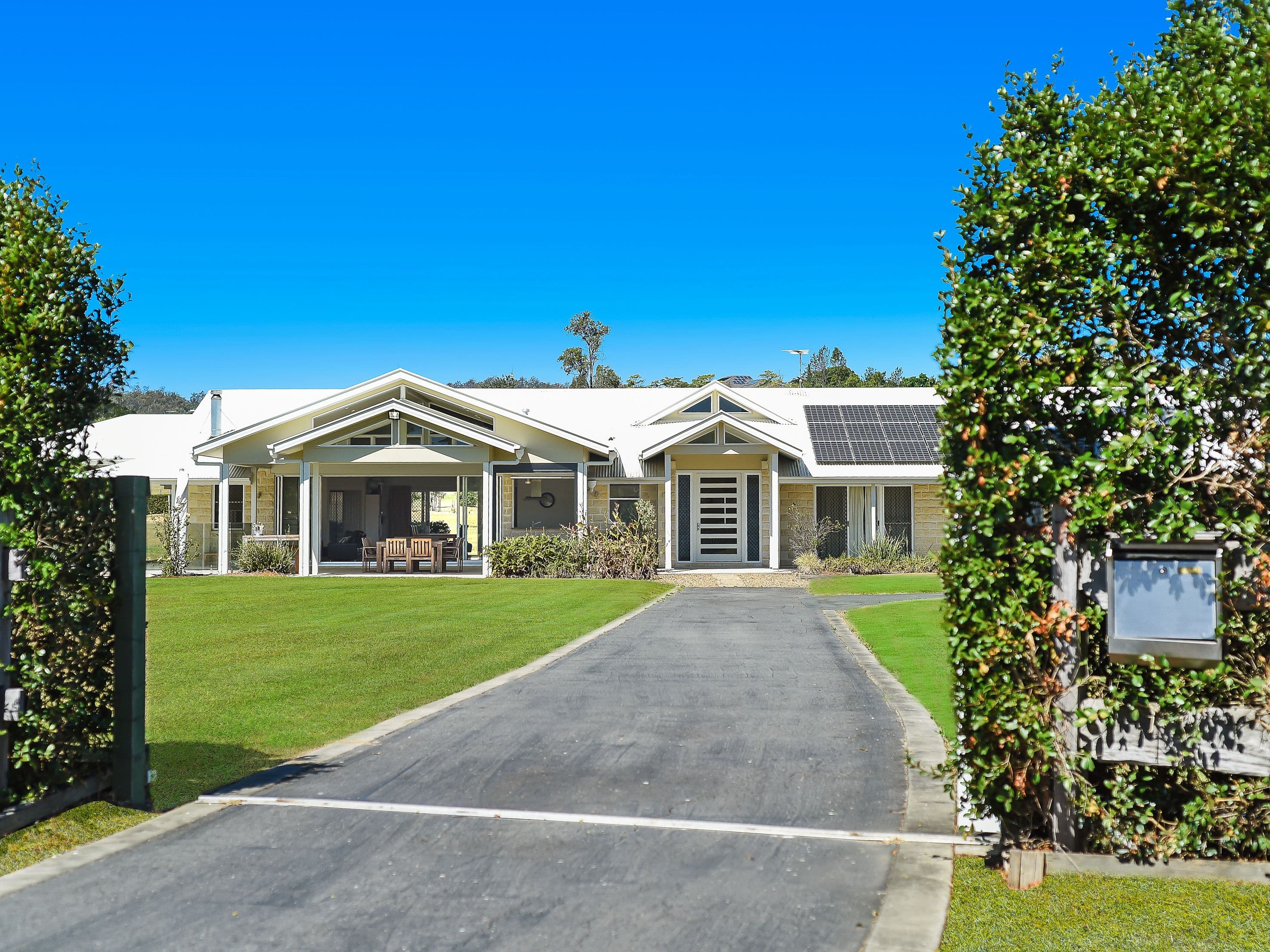 8 Sovereign Way, Samford Valley QLD 4520, Samford Valley - Thumbnail 4