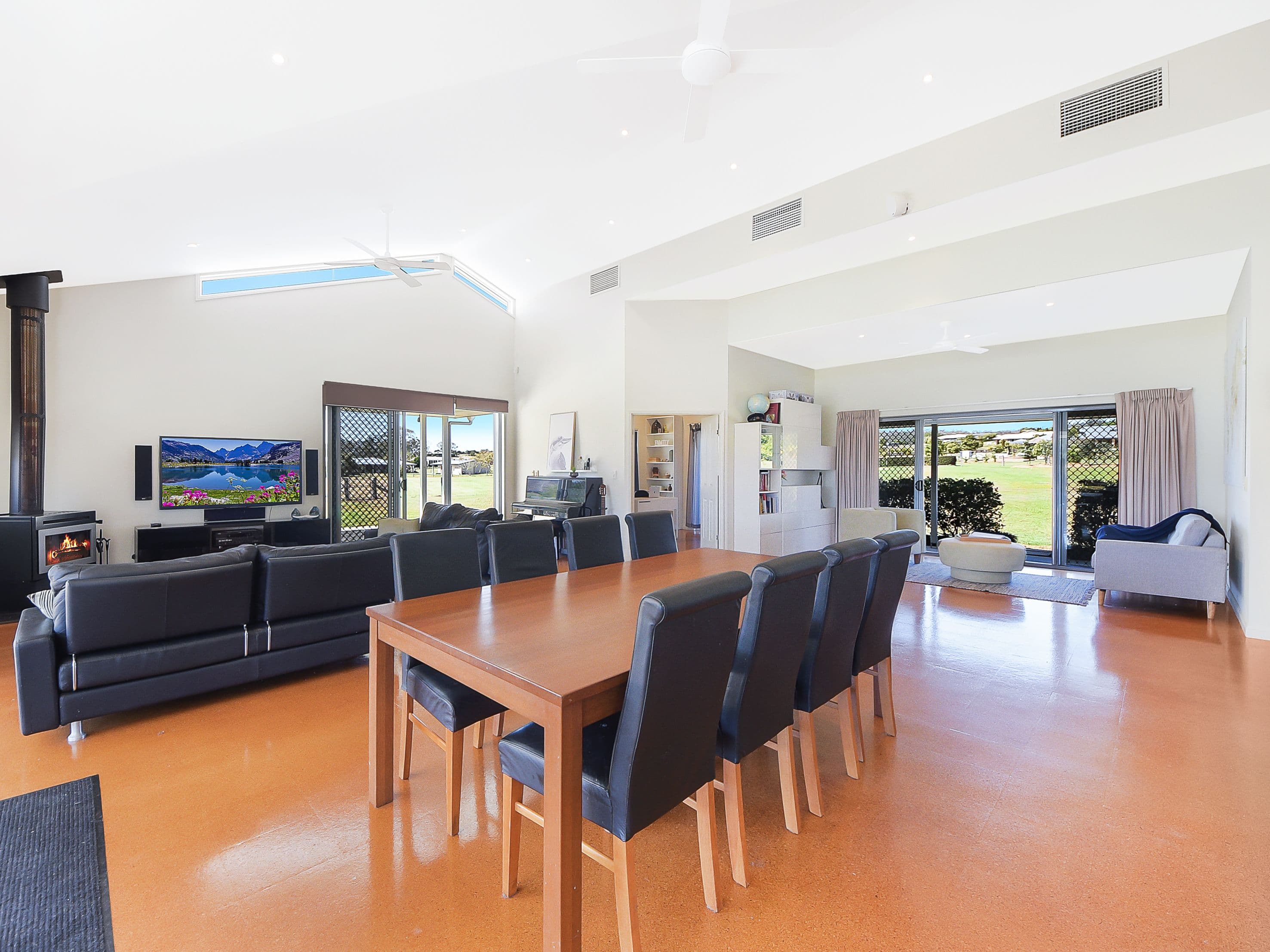 8 Sovereign Way, Samford Valley QLD 4520, Samford Valley - Thumbnail 8