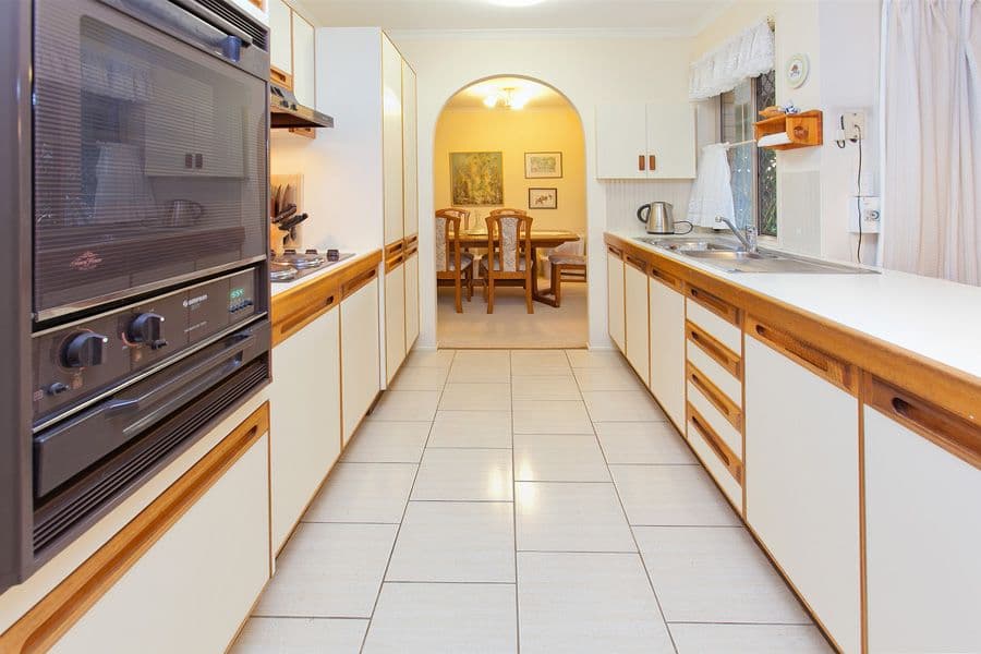 29 Justin Street, HOLLAND PARK WEST QLD 4121, Holland Park West - Thumbnail 3