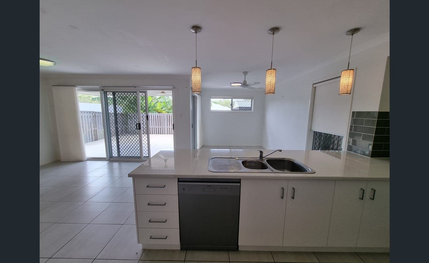 6 Aurora Road, Tannum Sands QLD 4680, Tannum Sands - Thumbnail 3