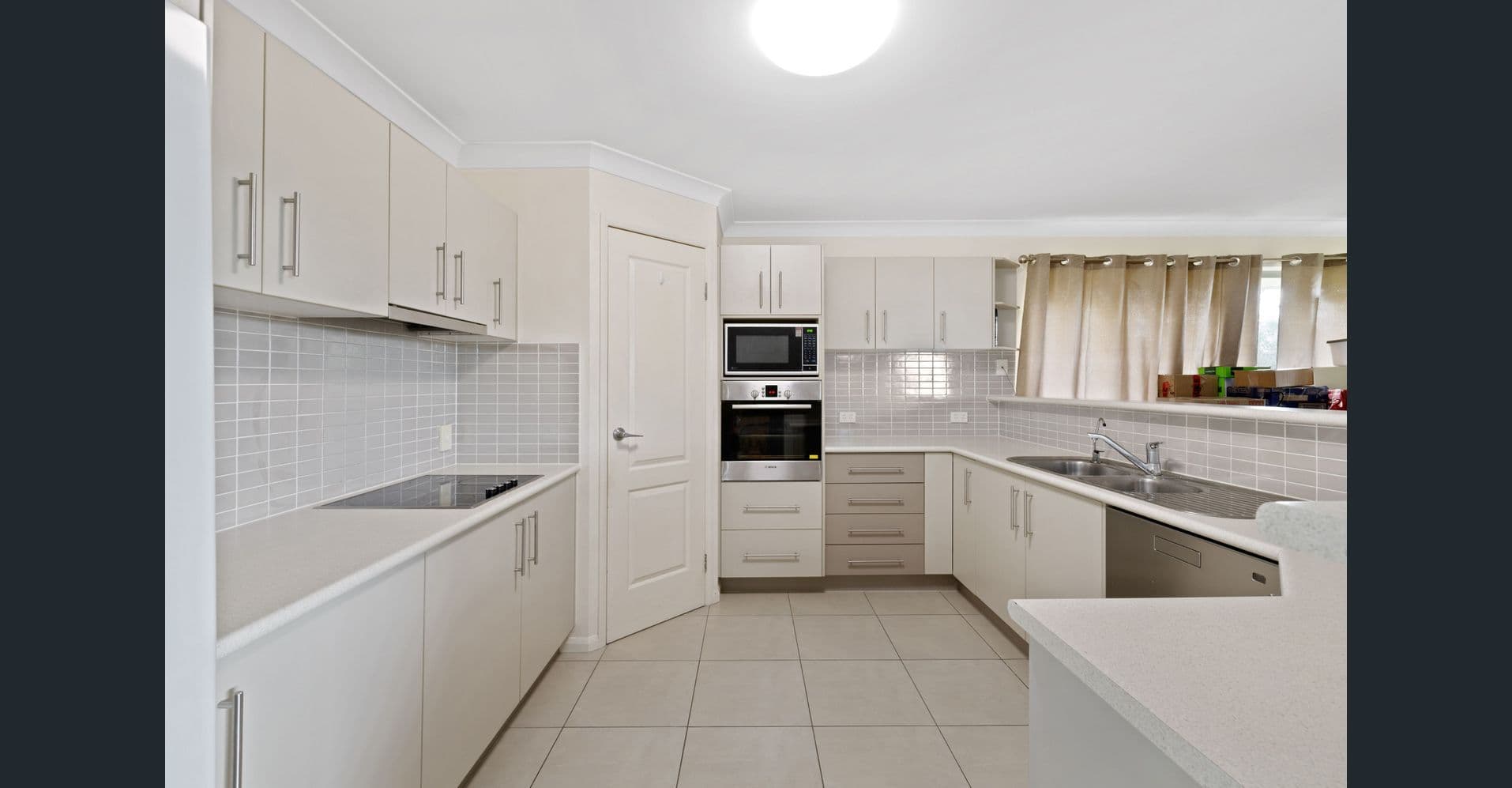 6 Lucy Drive, Edens Landing QLD 4207, Edens Landing - Thumbnail 3