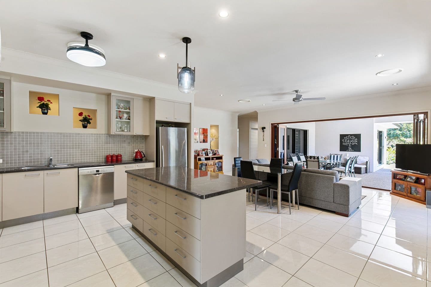 11 Brypat Close, Burrum Heads QLD 4659, Burrum Heads - Thumbnail 2