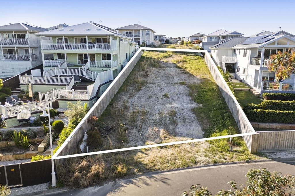 65 Surfside Drive, Catherine Hill Bay - Thumbnail 2