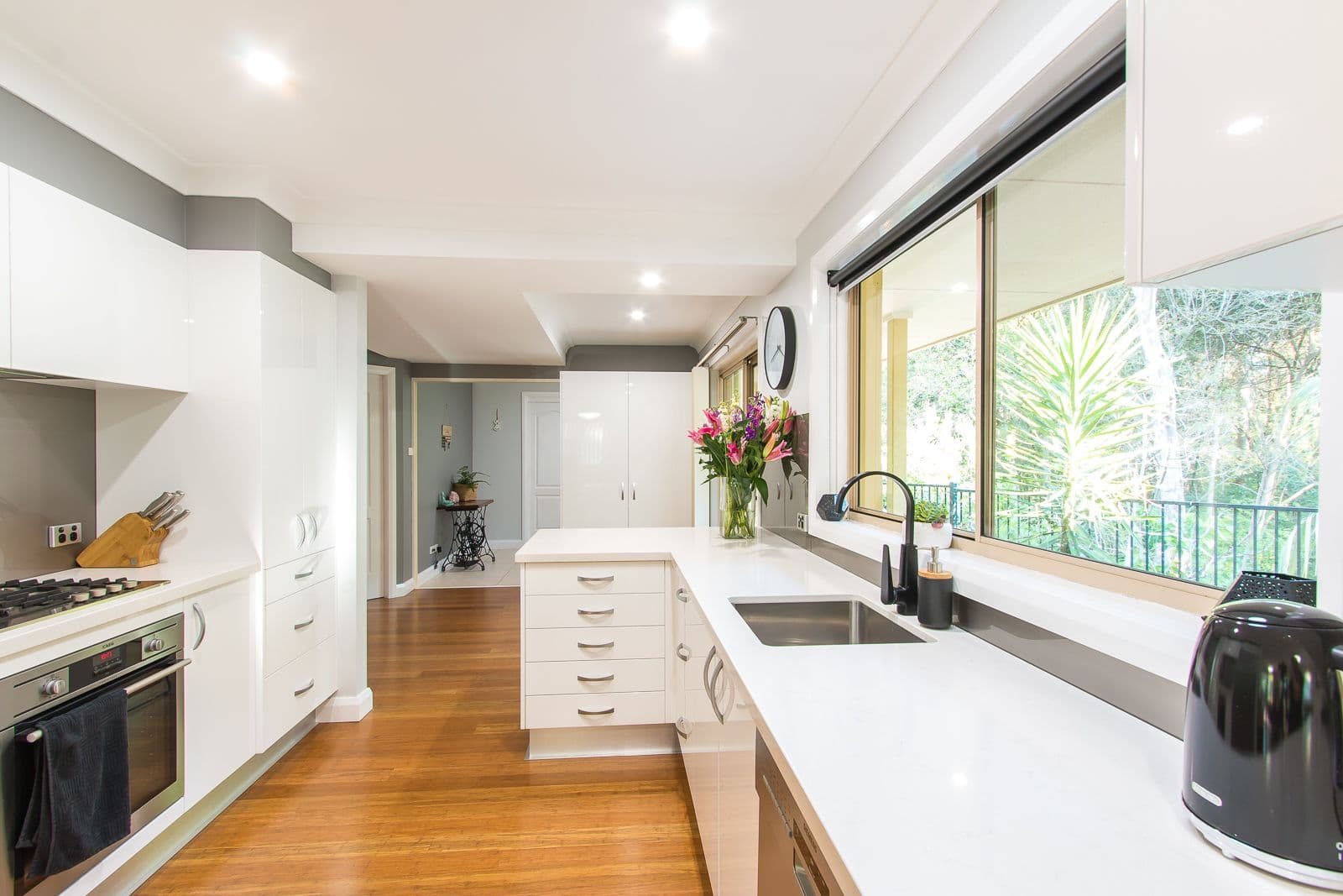 72 Park Street, Charlestown - Thumbnail 2