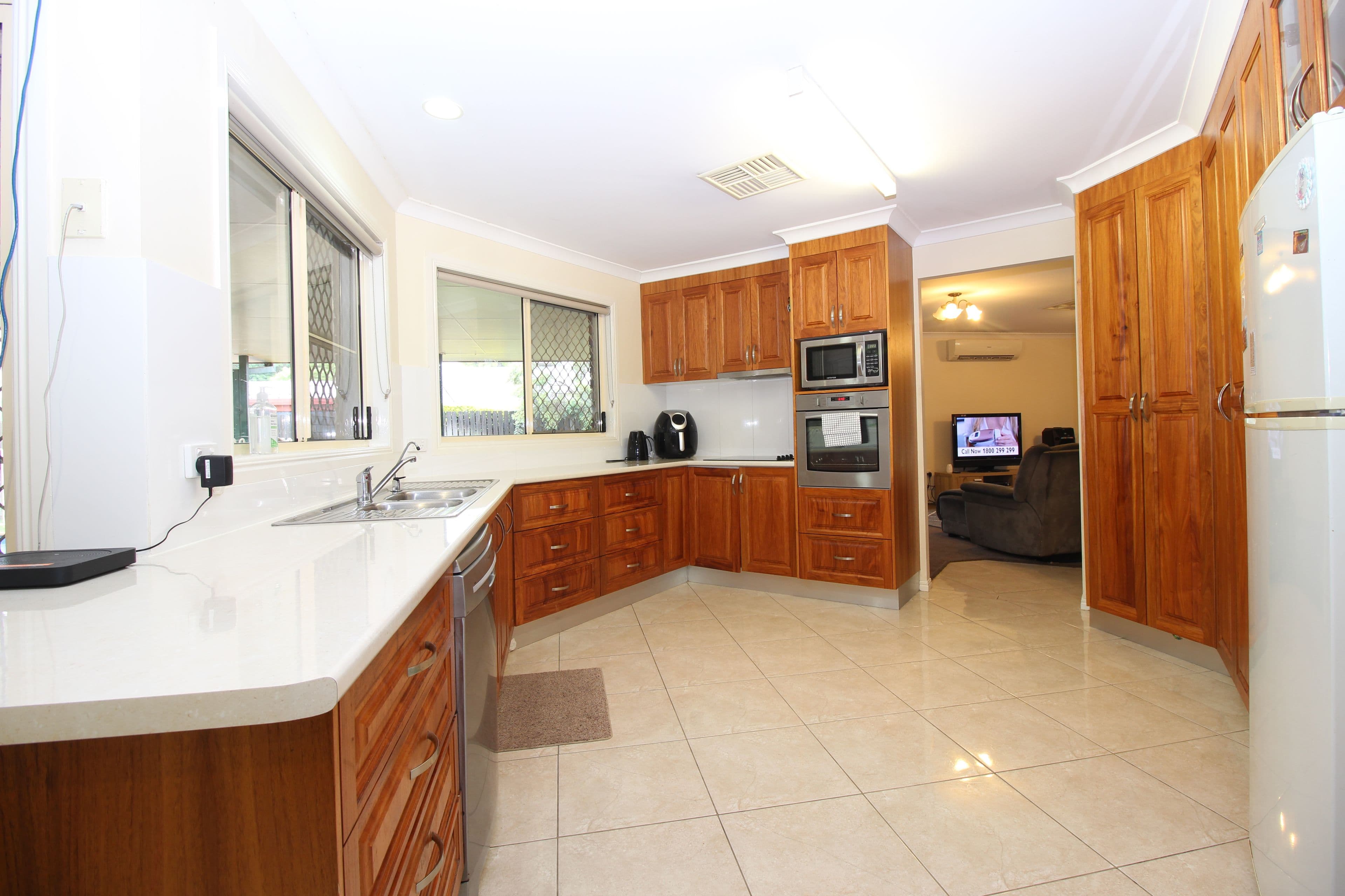 96 Baker Street, Emerald QLD 4720, Emerald - Thumbnail 5