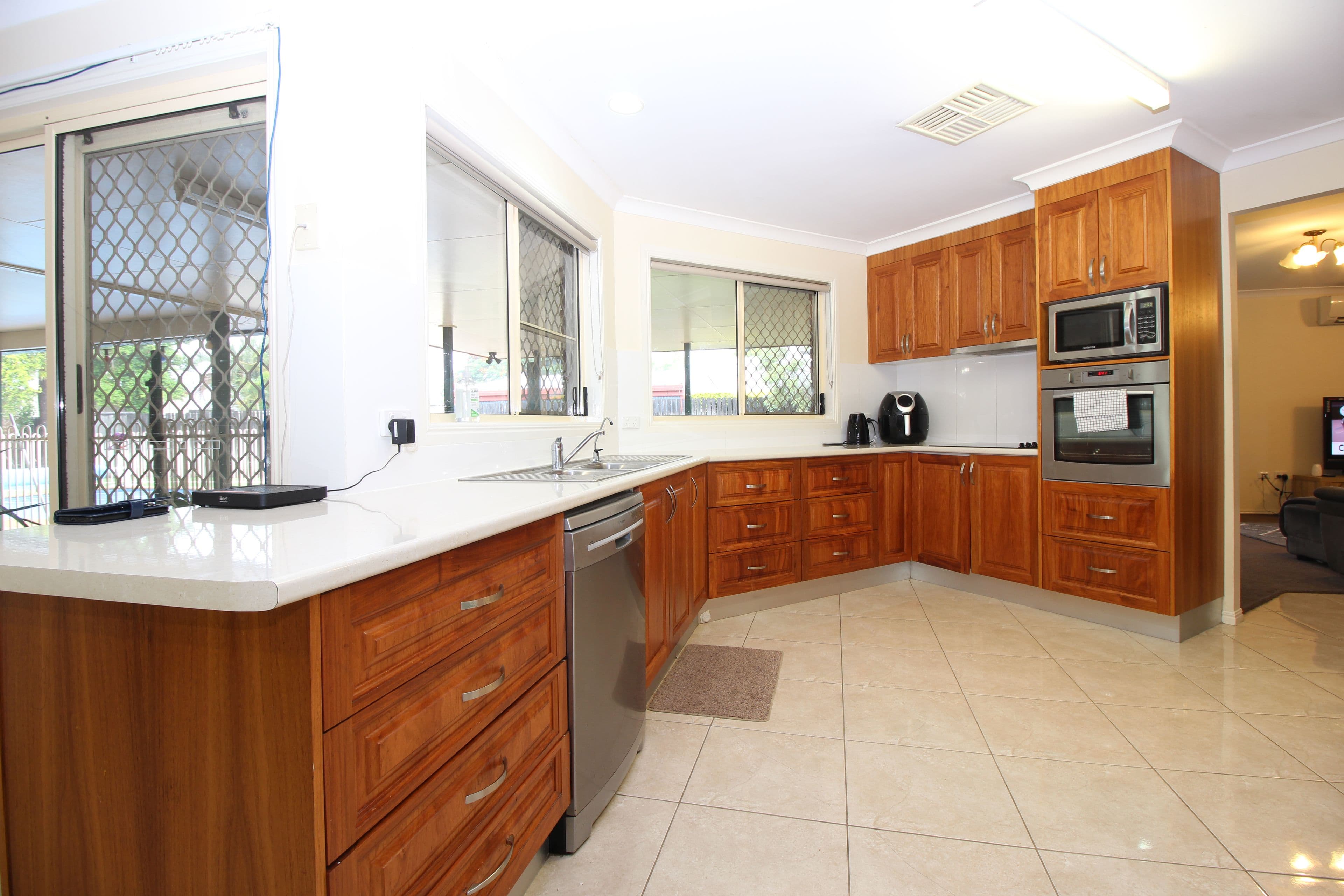 96 Baker Street, Emerald QLD 4720, Emerald - Thumbnail 6