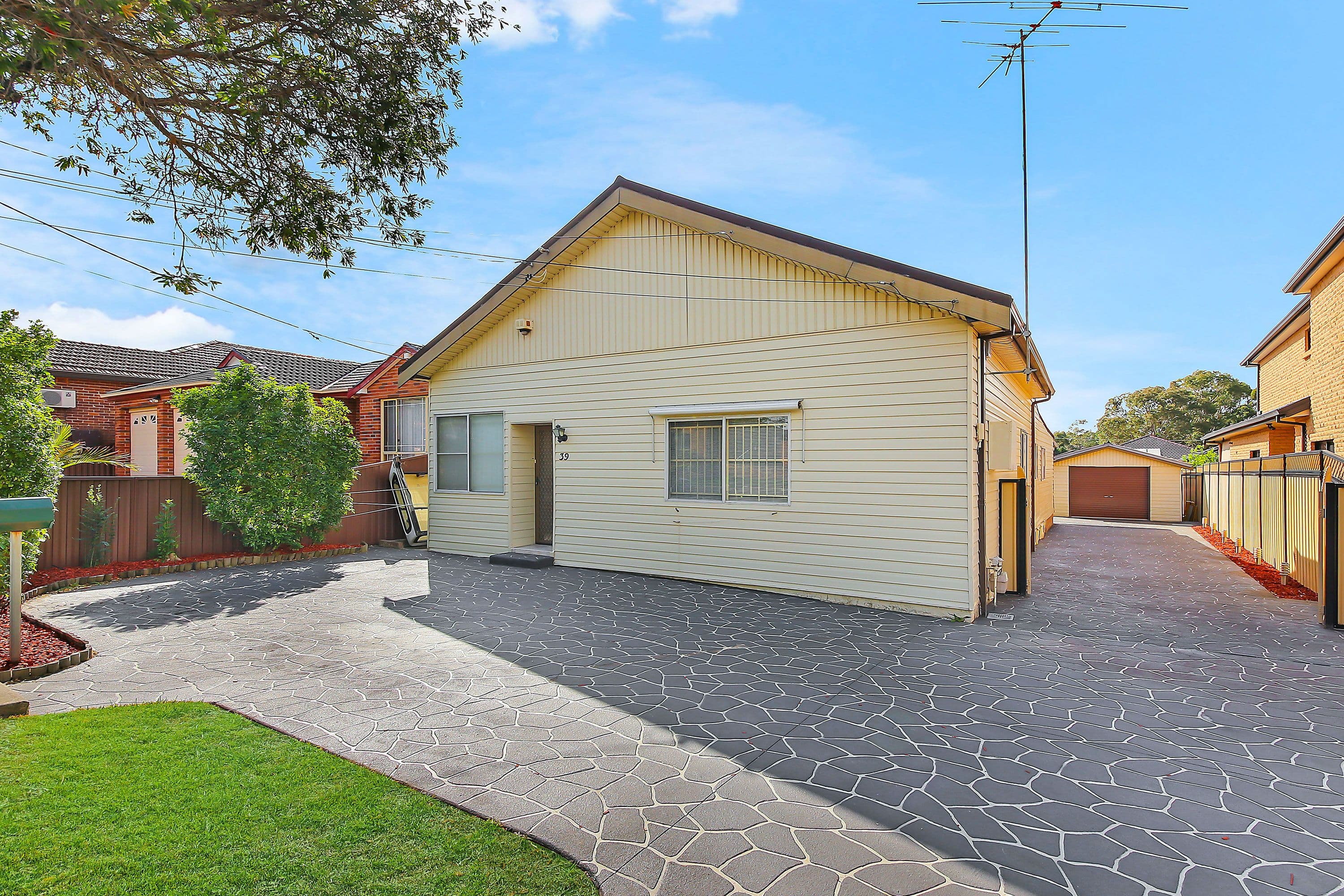 39 Allum Street, Bankstown - Thumbnail 2