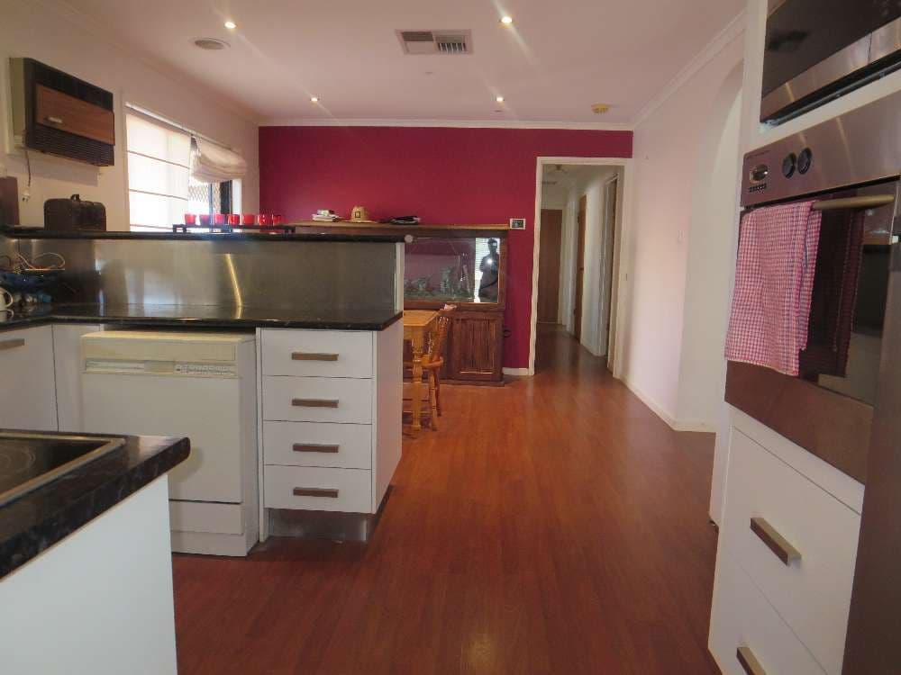 517 Nagle Road, Lavington NSW 2641, Lavington - Thumbnail 2