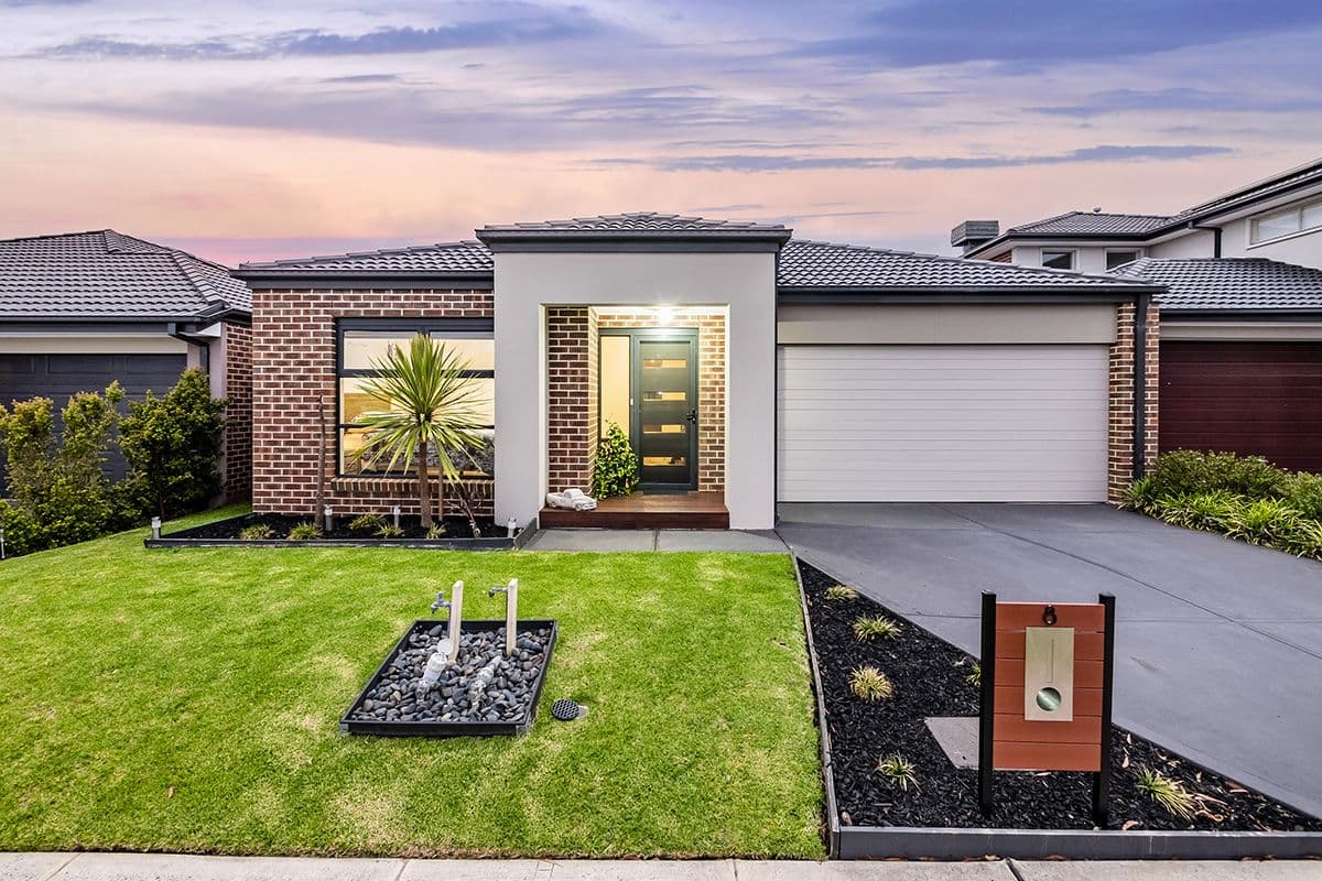 8 Elodea Way, Cranbourne North VIC 3977, Cranbourne North - Image 1
