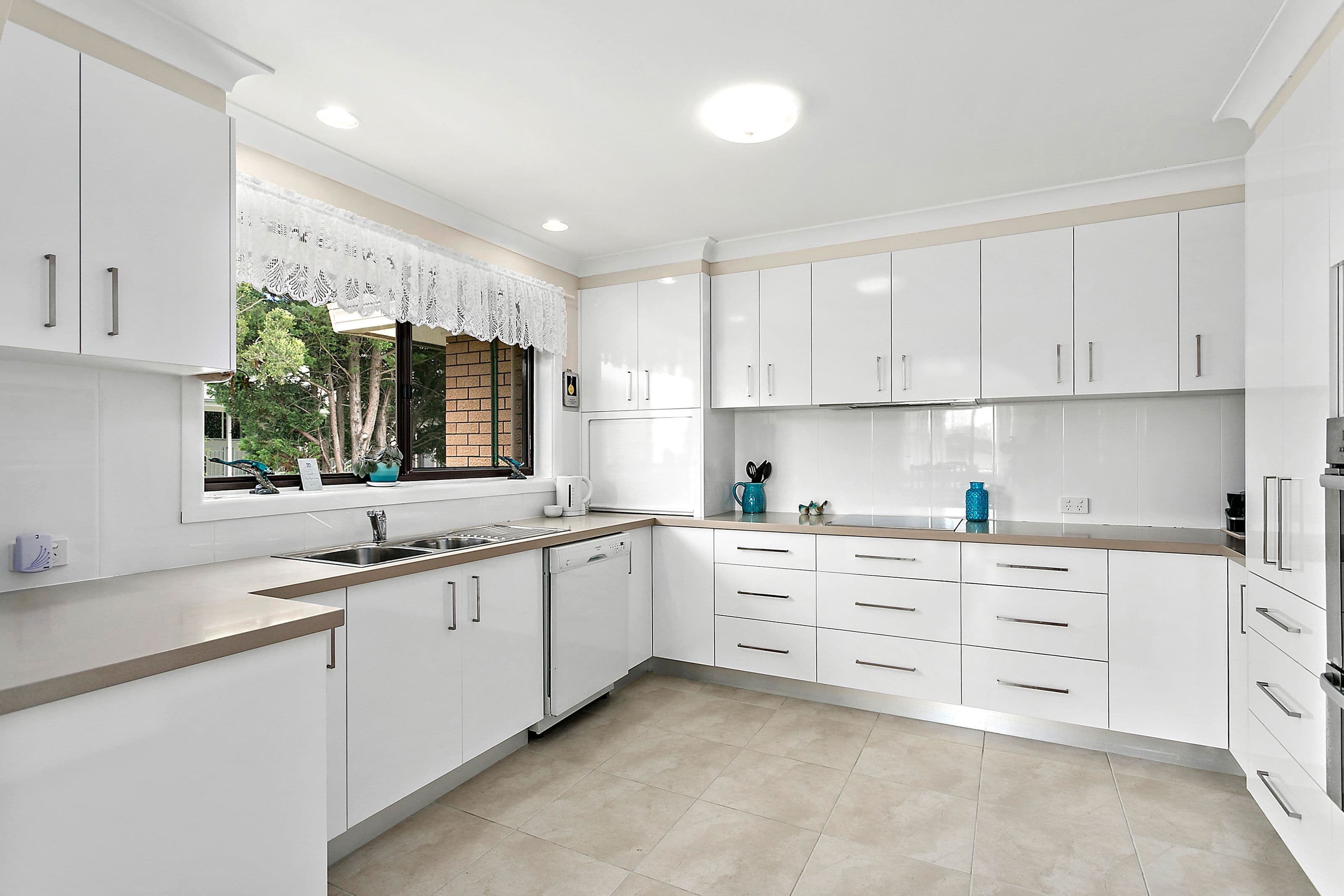 84 Madigan Boulevard, Mount Warrigal - Thumbnail 2