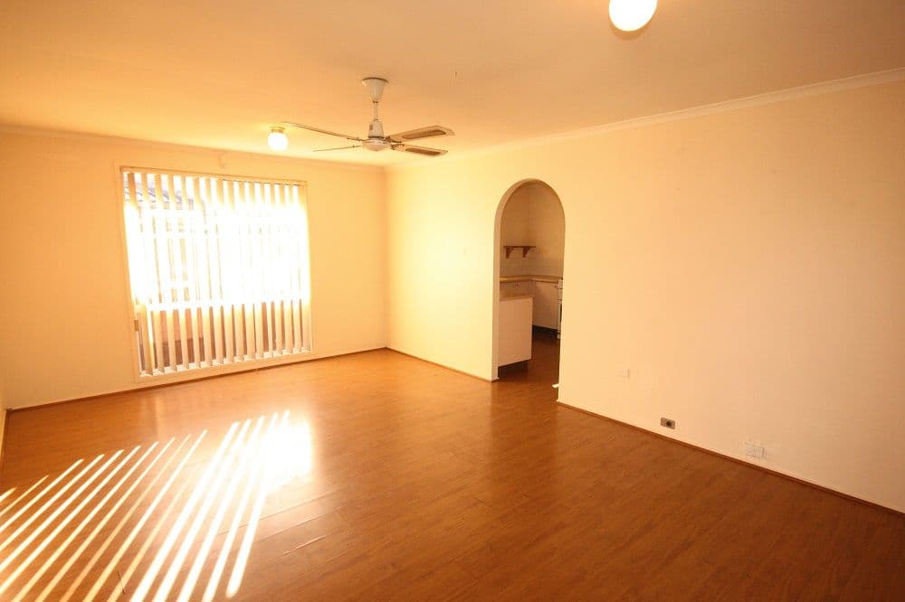 9 Melba Place, ST HELENS PARK NSW 2560, St Helens Park - Thumbnail 2