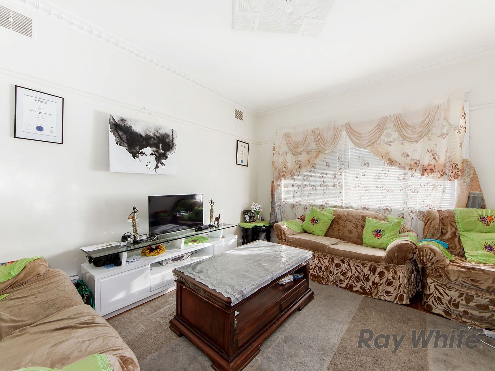 52 Beaver Street, St Albans VIC 3021, St Albans - Thumbnail 2