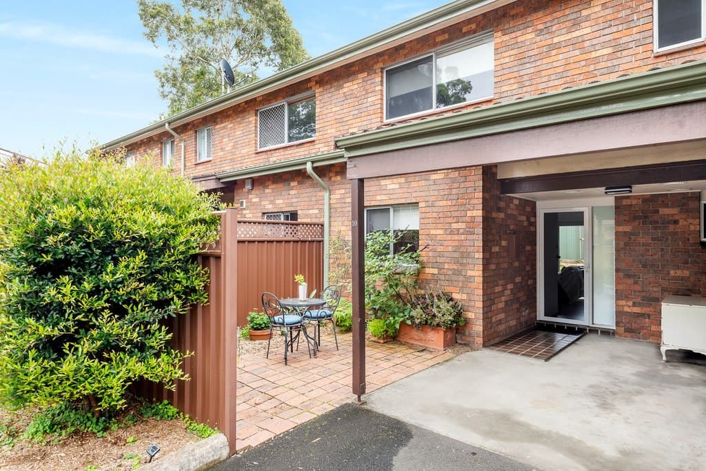 10/12 Waterloo Street, Bulli - Image 1