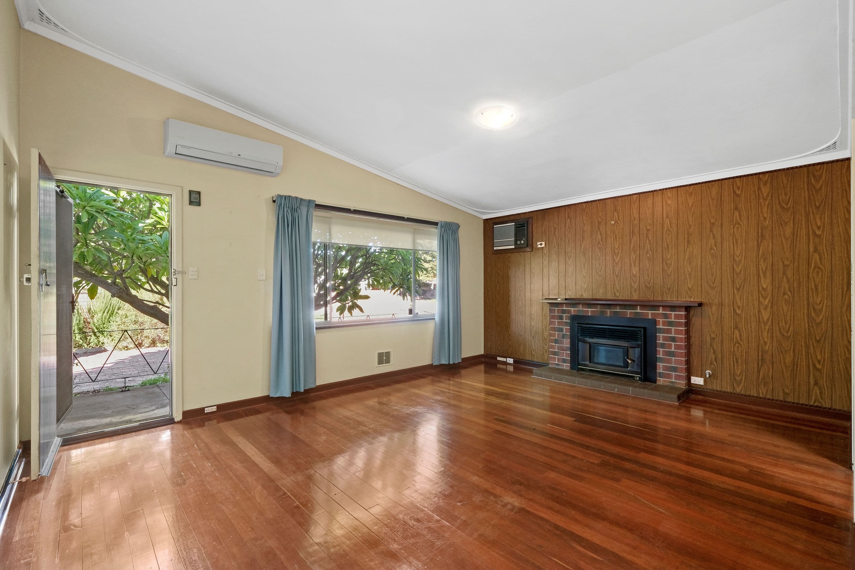 21 Brigalow Way, Armadale WA 6112, Armadale - Thumbnail 4