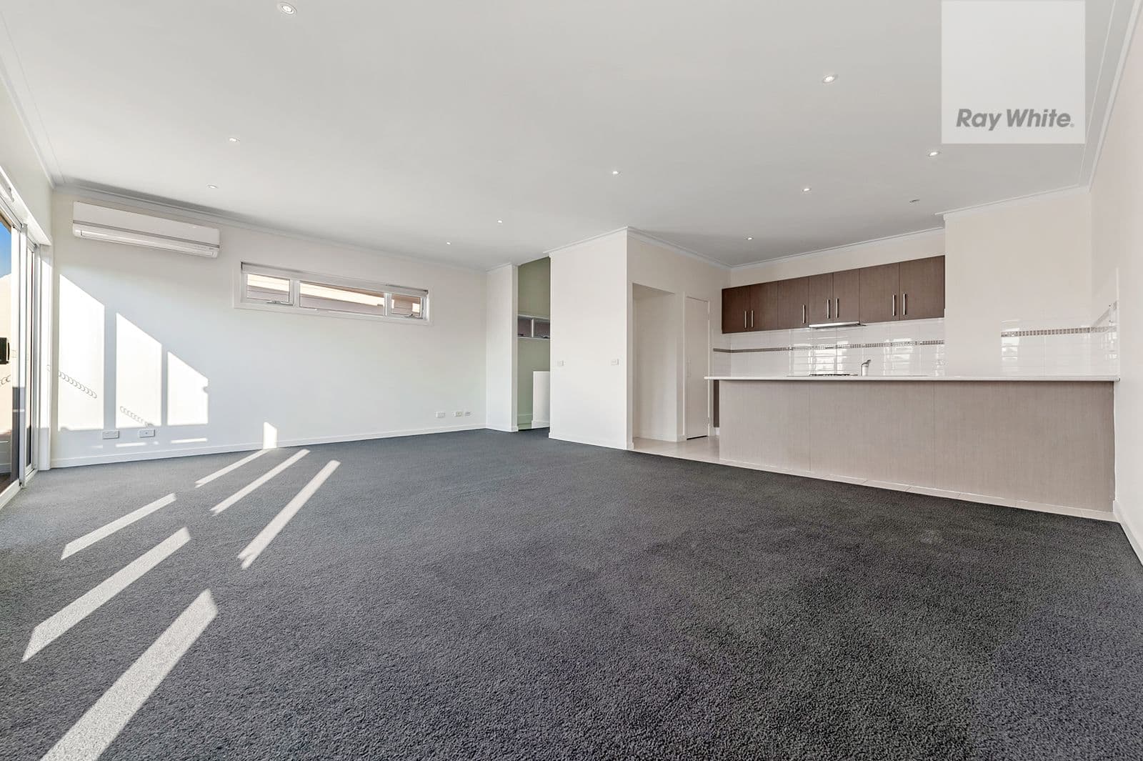 6 Jarrah Place, Craigieburn VIC 3064, Craigieburn - Thumbnail 3