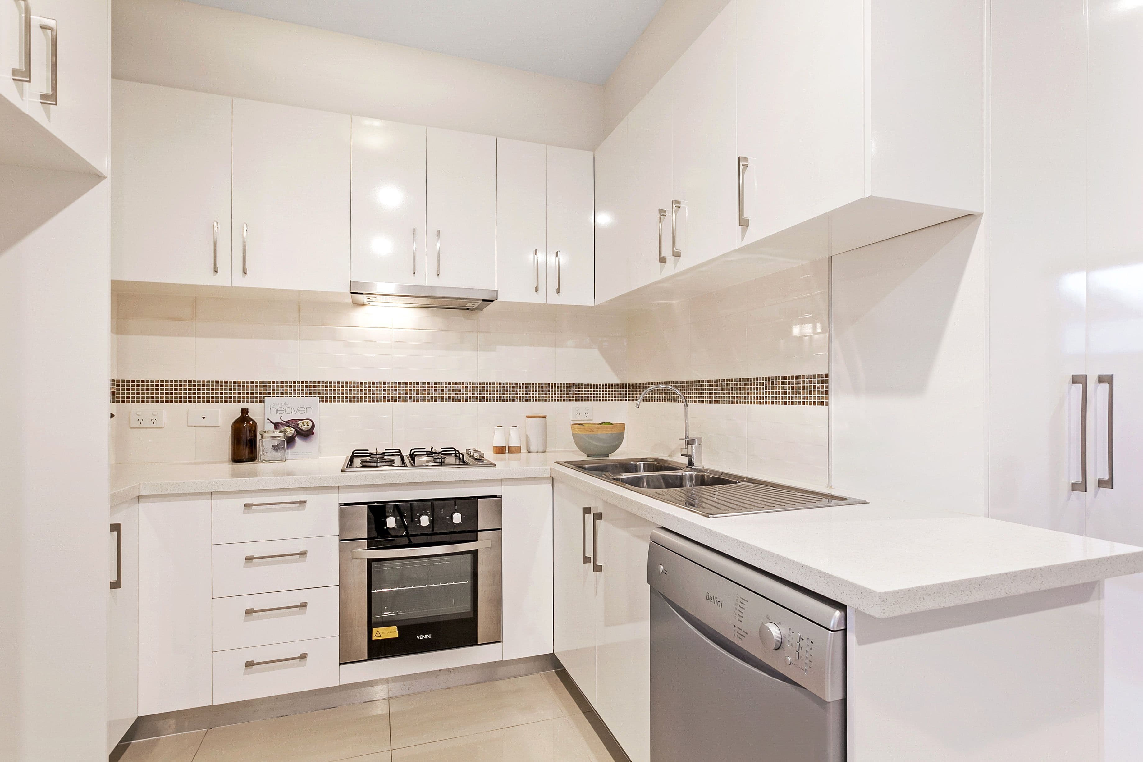 126 St Vigeons Road, Reservoir VIC 3073, Reservoir - Thumbnail 5