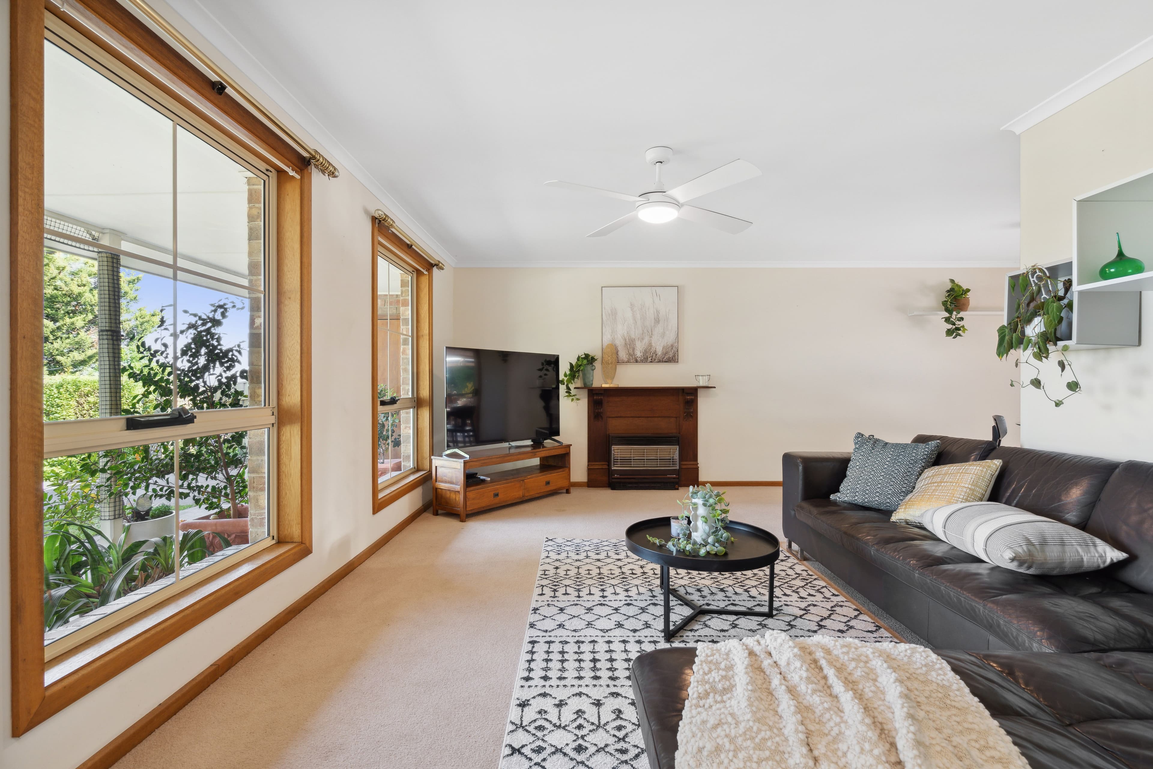 11 Amsdale Avenue, Macquarie Hills NSW 2285, Macquarie Hills - Image 1