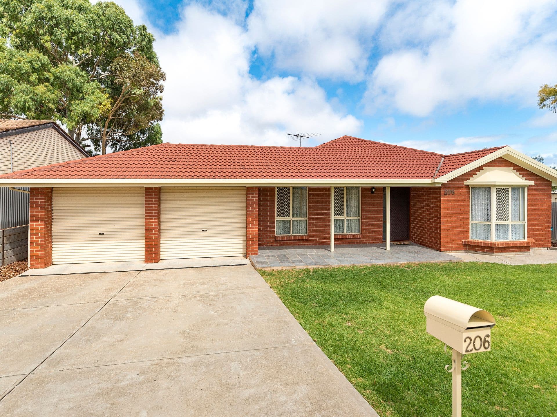 206 O'Sullivan Beach Road, Morphett Vale SA 5162, Morphett Vale - Thumbnail 2
