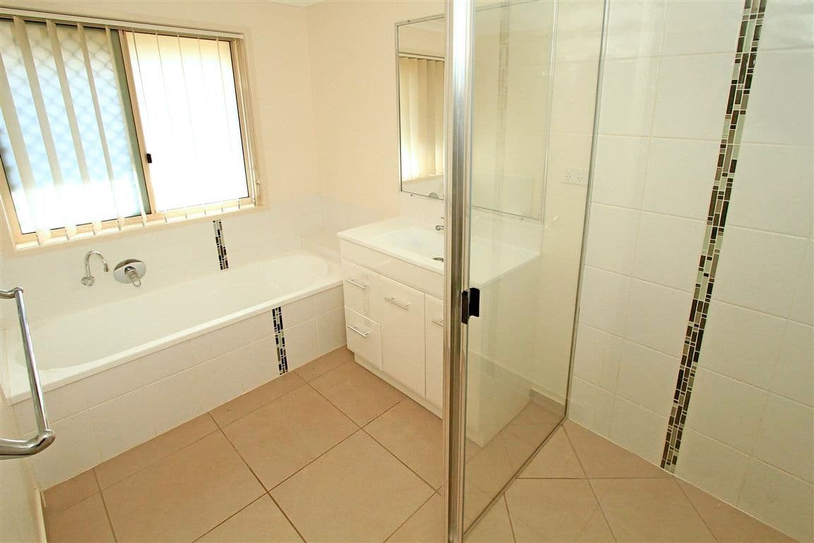 24 Chatterton Boulevard, Gracemere QLD 4702, Gracemere - Thumbnail 7