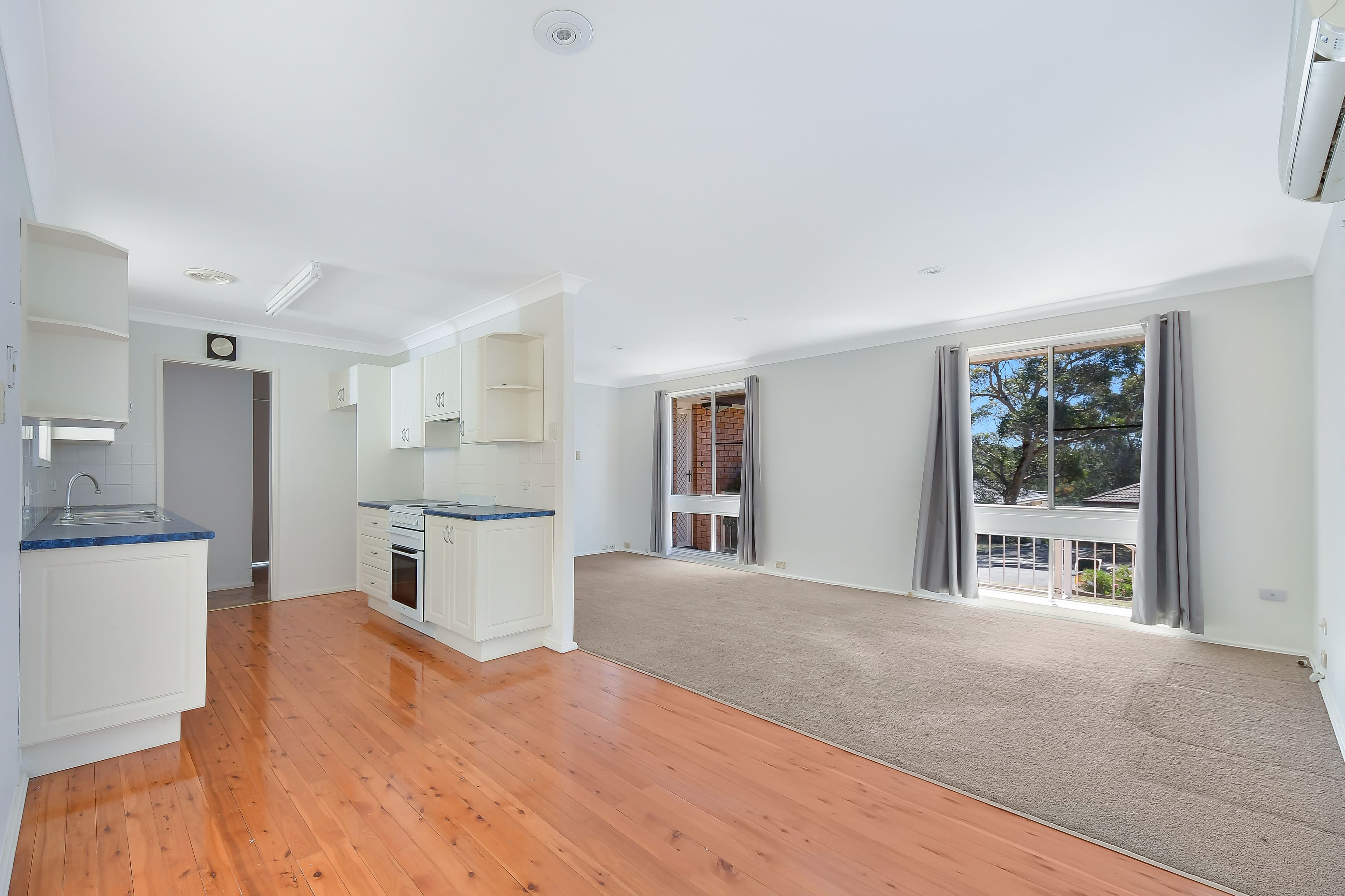 10 Maroubra Crescent, Woodbine - Thumbnail 3