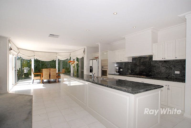 9 Tuileries Rise, NARRE WARREN SOUTH VIC 3805, Narre Warren South - Thumbnail 4