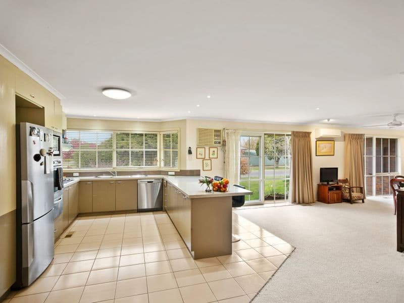 1 Club Court, Mansfield VIC 3722, Mansfield - Thumbnail 3