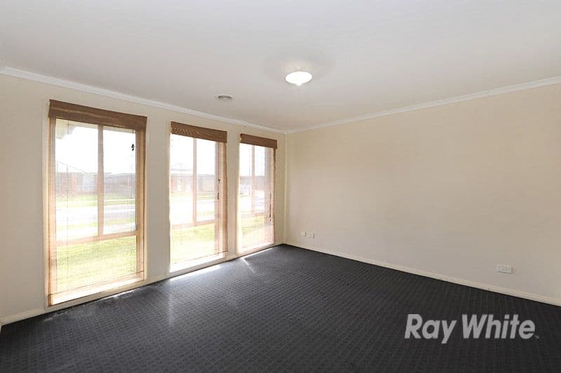 58 Sandalwood Drive, PAKENHAM VIC 3810, Pakenham - Thumbnail 4