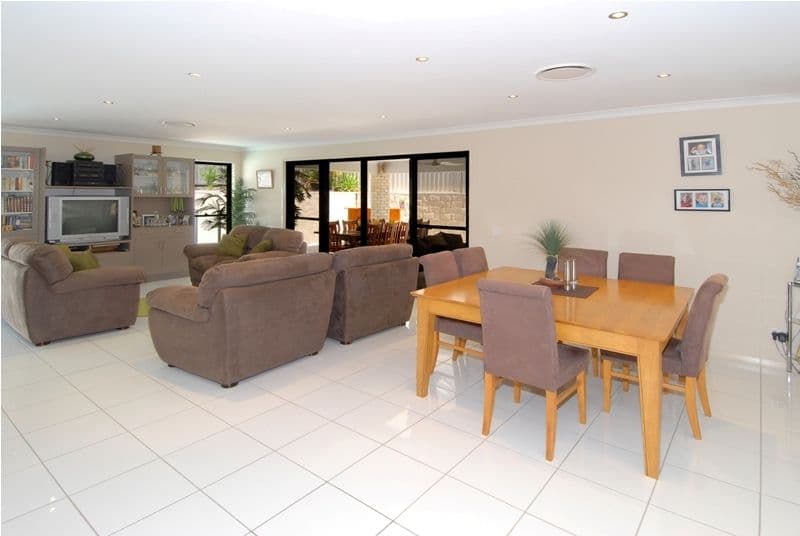 8 Cullen Drive, LITTLE MOUNTAIN QLD 4551, Little Mountain - Thumbnail 4
