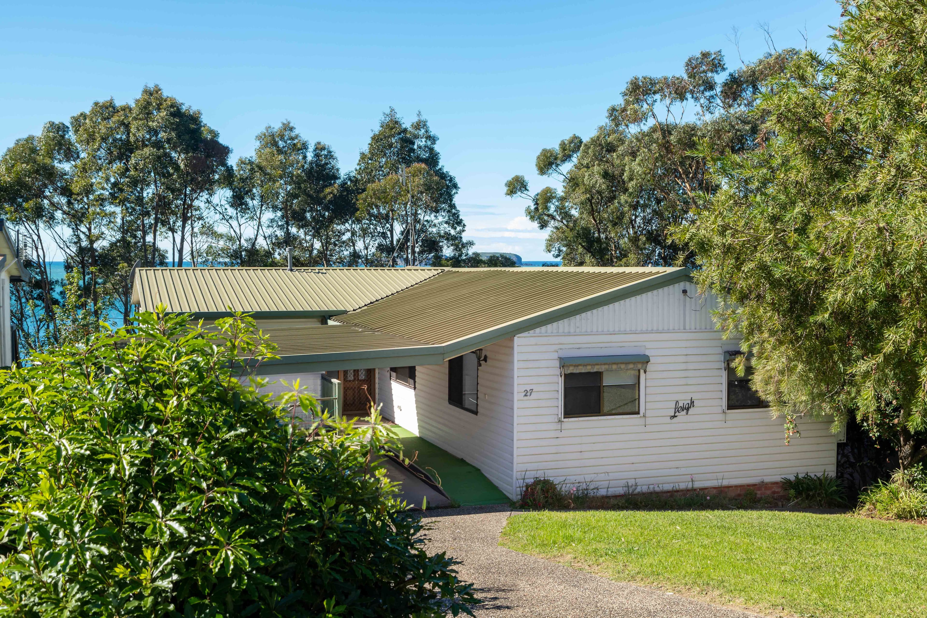 27 Burrawang Crescent, Sunshine Bay - Thumbnail 3