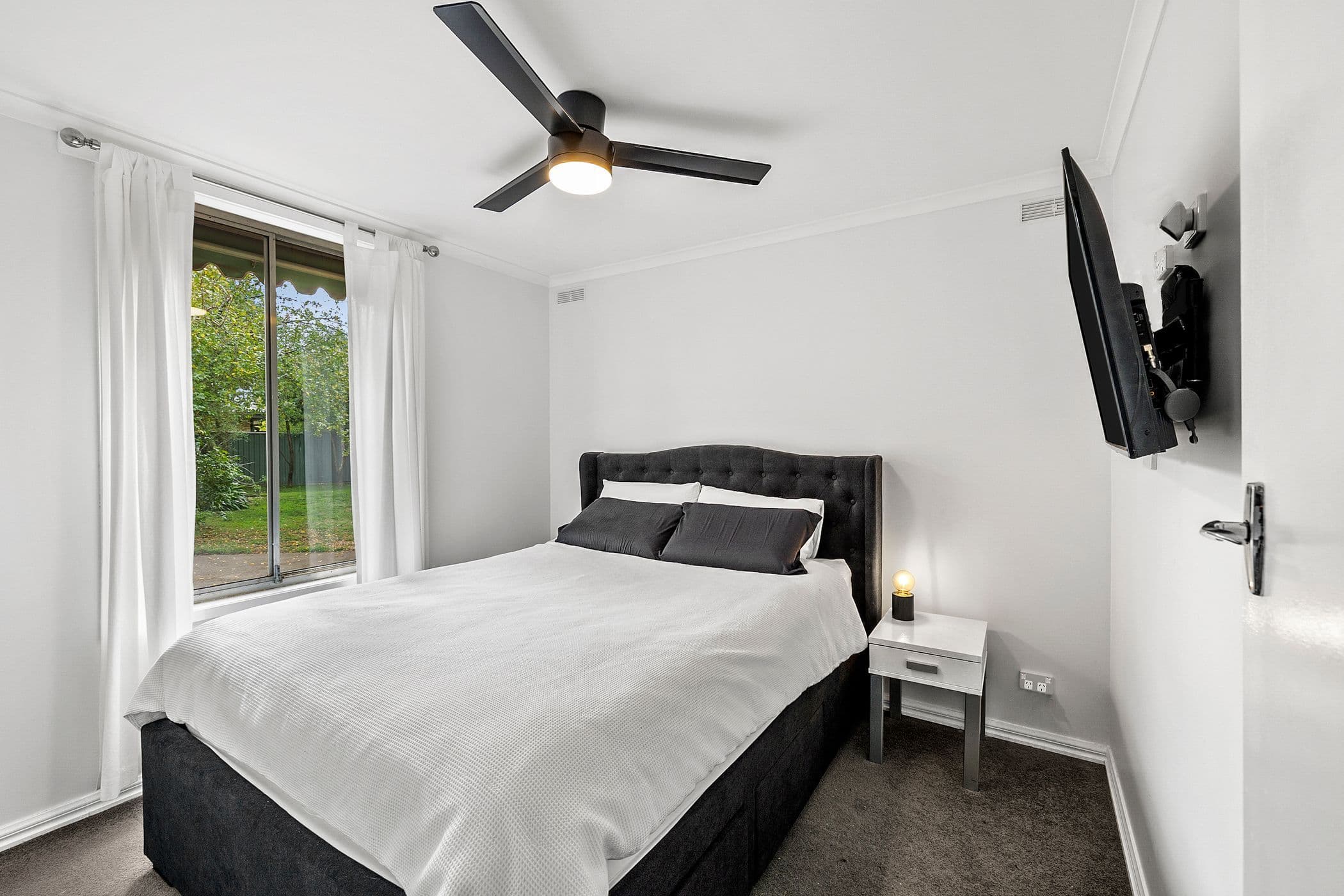 16 Clover Street, Wendouree VIC 3355, Wendouree - Thumbnail 4