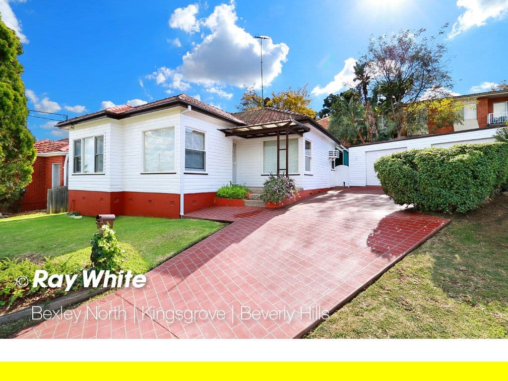 7 Pineview Avenue, Roselands - Image 1