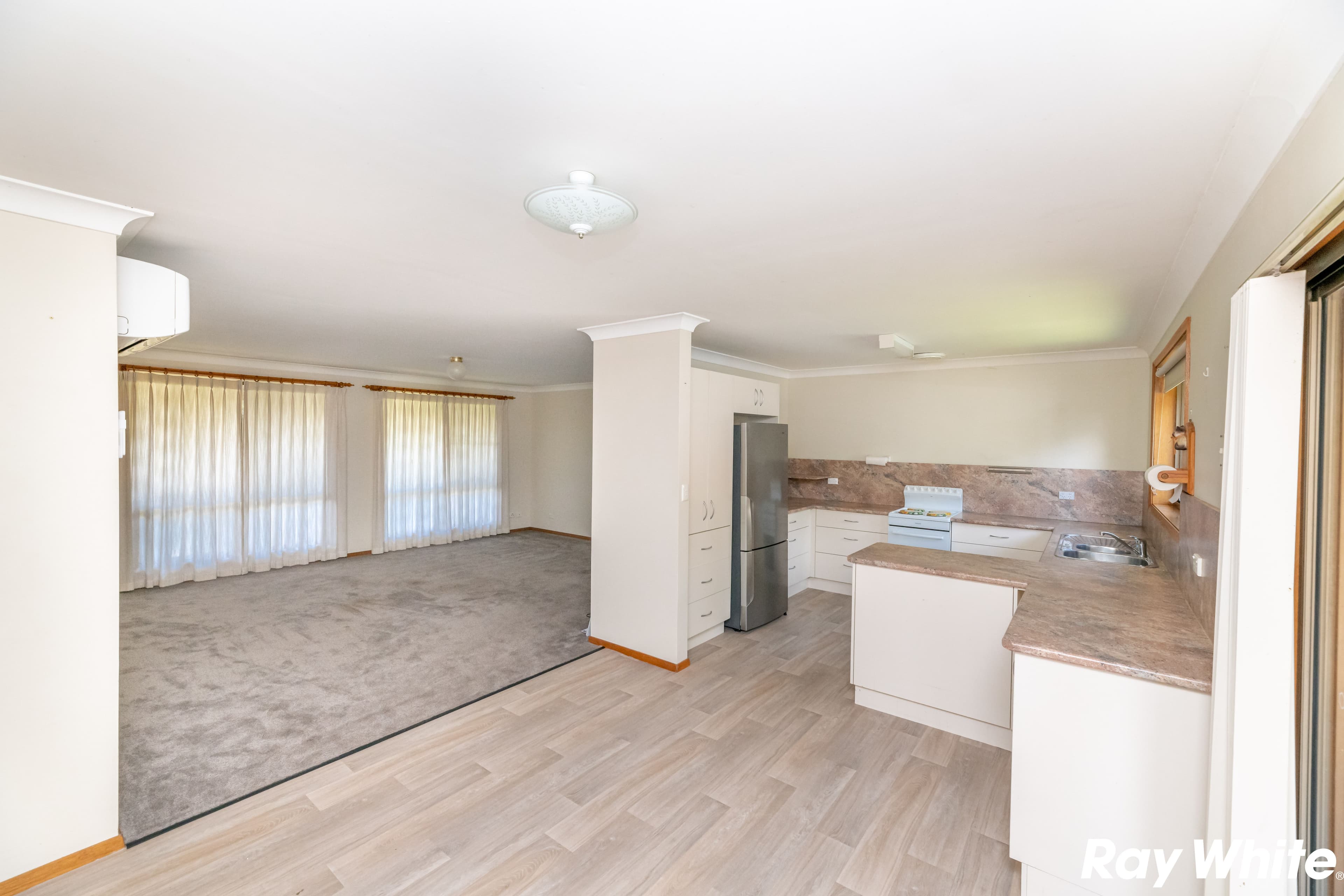2 Eden Place, Tuncurry NSW 2428, Tuncurry - Thumbnail 2