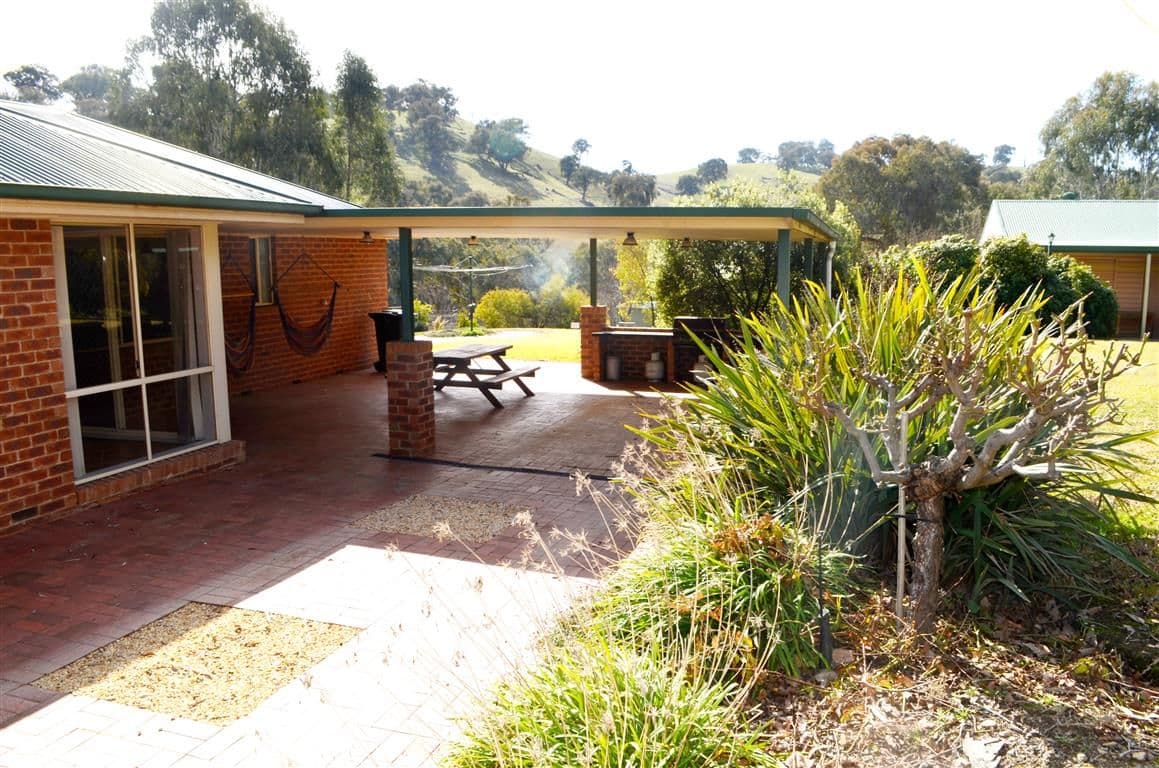 190 Snowy Mountains Highway, Tumut - Thumbnail 2