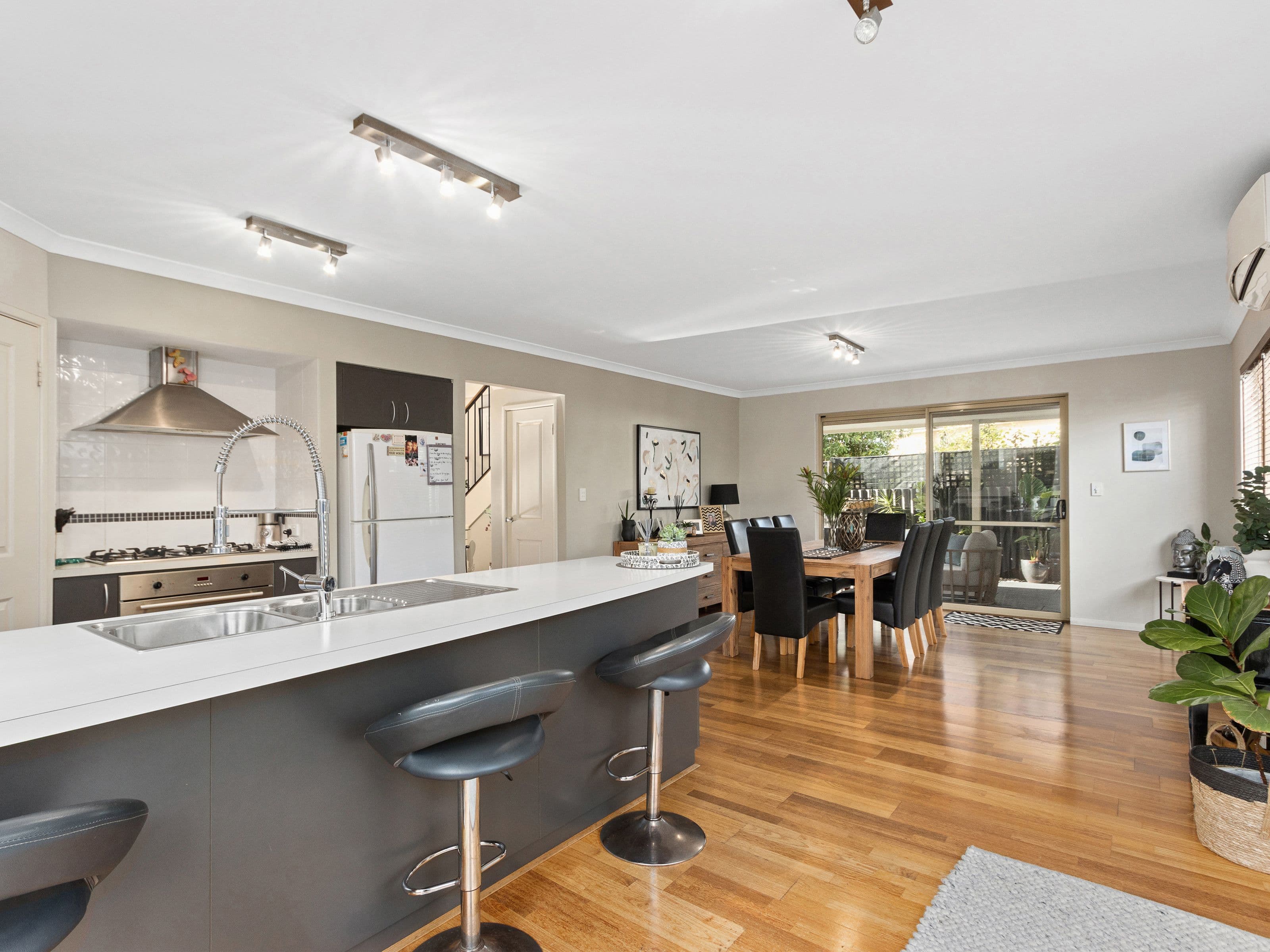 126A Hollis Road, Wilson WA 6107, Wilson - Thumbnail 2
